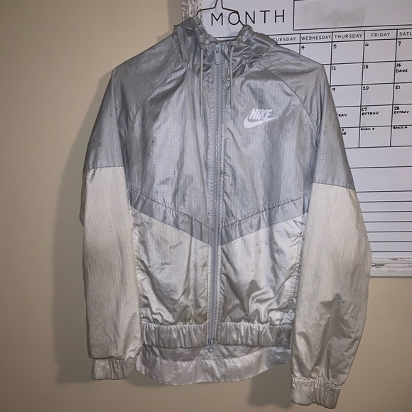Nike wind jacket - Picture 1 of 3